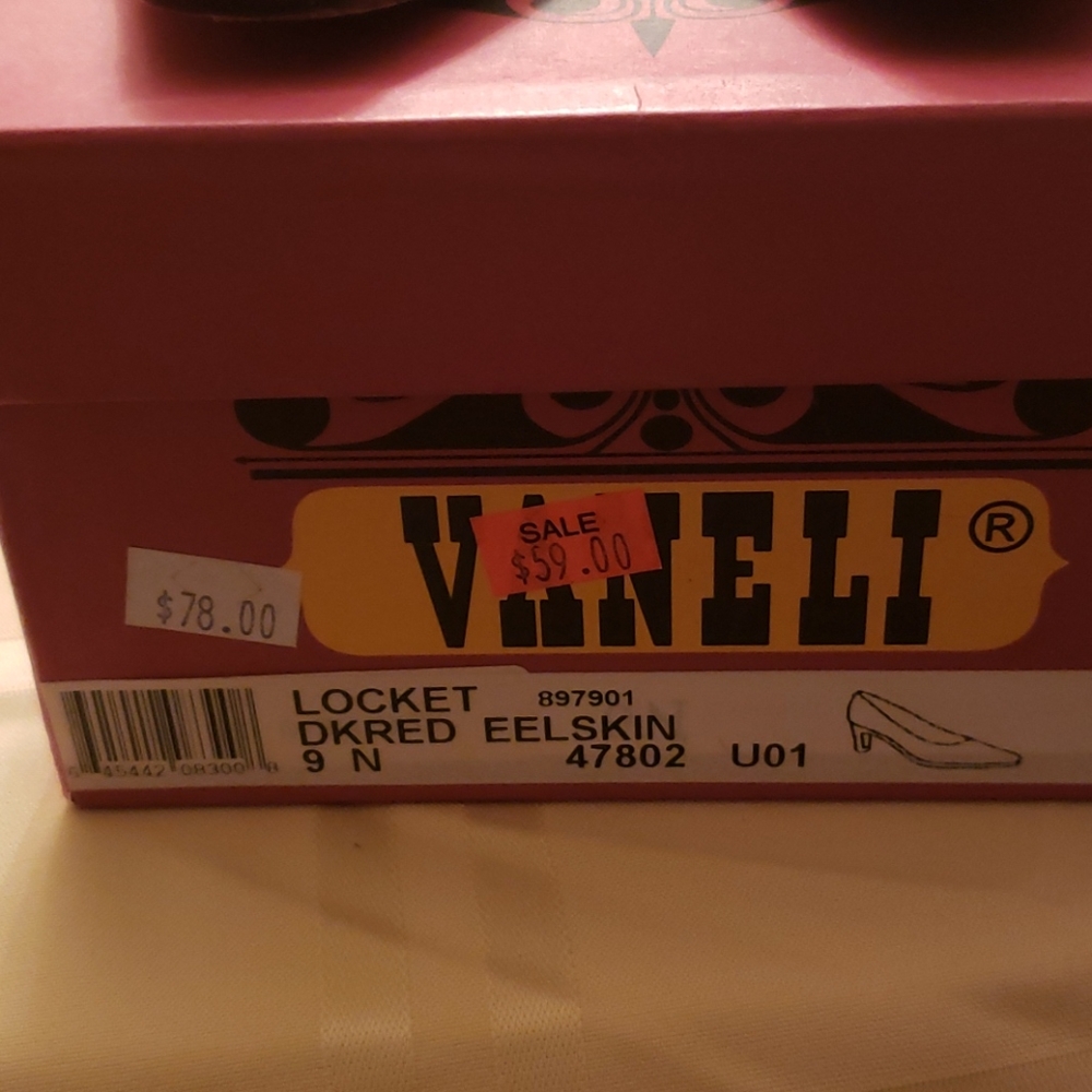 Shoes - Picture 4 of 4